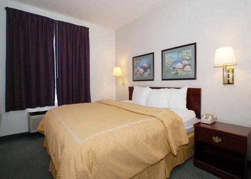Comfort Suites Airport Колумбус Номер фото